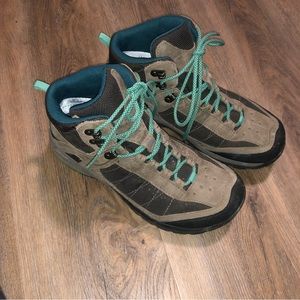 Teva Women's  Hiking Boots Size 9.5